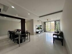 The Esparis (D18), Condominium #577093741